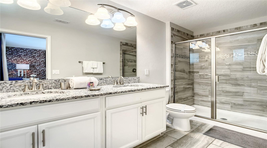 KISSIMMEE, Florida 34746, 6 Bedrooms Bedrooms, ,5 BathroomsBathrooms,Residential,For Sale,SLEEPY HOLLOW,0,MFRO6290918