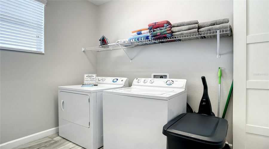 KISSIMMEE, Florida 34746, 6 Bedrooms Bedrooms, ,5 BathroomsBathrooms,Residential,For Sale,SLEEPY HOLLOW,0,MFRO6290918