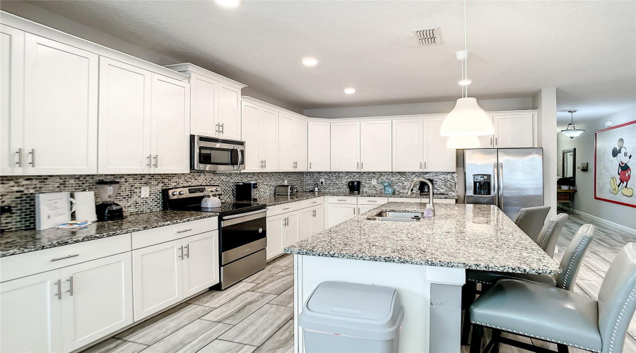 KISSIMMEE, Florida 34746, 6 Bedrooms Bedrooms, ,5 BathroomsBathrooms,Residential,For Sale,SLEEPY HOLLOW,0,MFRO6290918