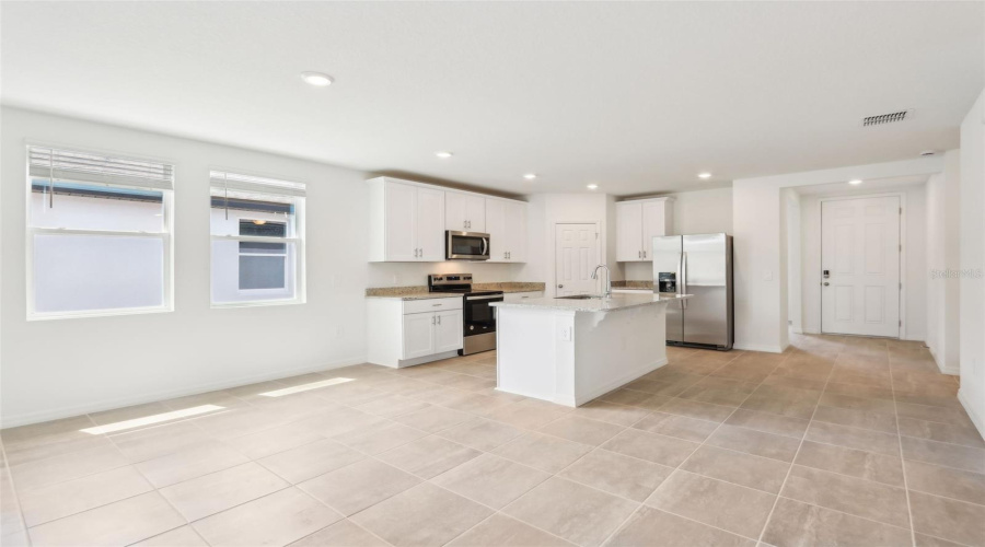 DAVENPORT, Florida 33837, 3 Bedrooms Bedrooms, ,2 BathroomsBathrooms,Residential,For Sale,WHITE TAIL,0,MFRO6289484