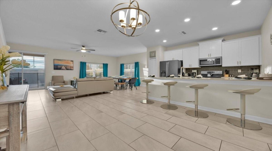 DAVENPORT, Florida 33896, 5 Bedrooms Bedrooms, ,4 BathroomsBathrooms,Residential,For Sale,PEBBLE BEACH,MFRG5090012