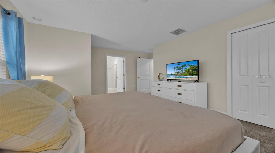 DAVENPORT, Florida 33896, 5 Bedrooms Bedrooms, ,4 BathroomsBathrooms,Residential,For Sale,PEBBLE BEACH,MFRG5090012