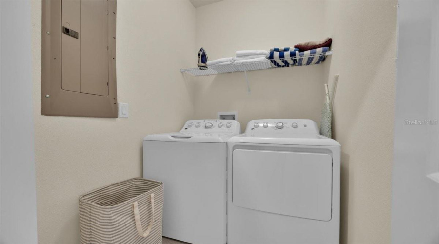 DAVENPORT, Florida 33896, 5 Bedrooms Bedrooms, ,4 BathroomsBathrooms,Residential,For Sale,PEBBLE BEACH,MFRG5090012