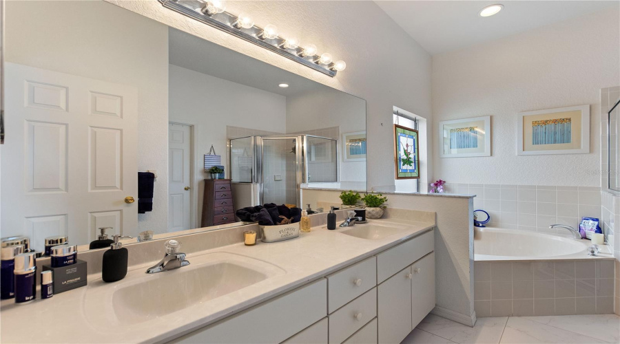 DAVENPORT, Florida 33896, 4 Bedrooms Bedrooms, ,3 BathroomsBathrooms,Residential,For Sale,HAMLIN CLOSE,MFRO6276078