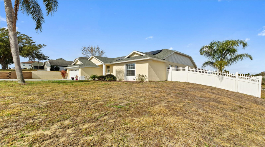 DAVENPORT, Florida 33896, 4 Bedrooms Bedrooms, ,3 BathroomsBathrooms,Residential,For Sale,HAMLIN CLOSE,MFRO6276078