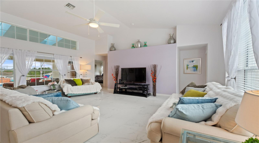 DAVENPORT, Florida 33896, 4 Bedrooms Bedrooms, ,3 BathroomsBathrooms,Residential,For Sale,HAMLIN CLOSE,MFRO6276078