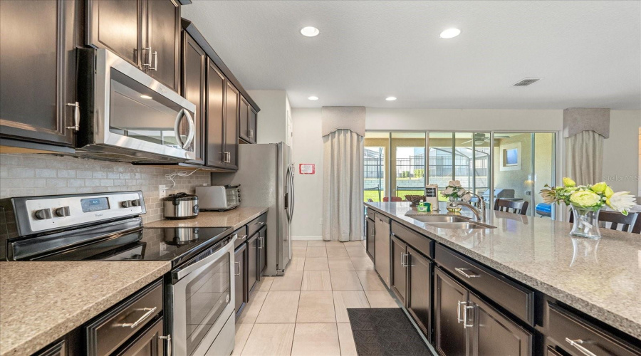 KISSIMMEE, Florida 34747, 4 Bedrooms Bedrooms, ,3 BathroomsBathrooms,Residential,For Sale,SANDY PARK,0,MFRO6290828