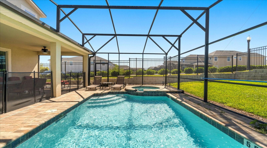 Pool & Spa
