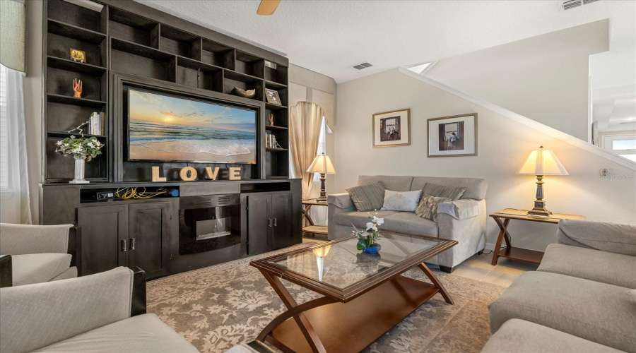 KISSIMMEE, Florida 34747, 4 Bedrooms Bedrooms, ,3 BathroomsBathrooms,Residential,For Sale,SANDY PARK,0,MFRO6290828