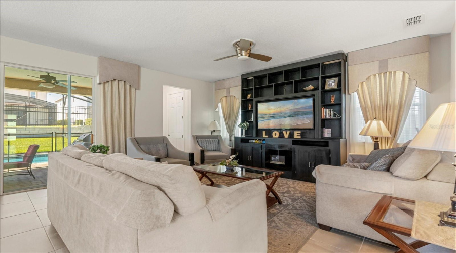 KISSIMMEE, Florida 34747, 4 Bedrooms Bedrooms, ,3 BathroomsBathrooms,Residential,For Sale,SANDY PARK,0,MFRO6290828
