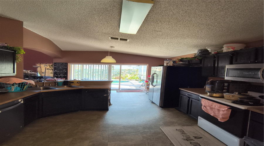 DAVENPORT, Florida 33897, 5 Bedrooms Bedrooms, ,3 BathroomsBathrooms,Residential,For Sale,LANGHAM,MFRO6280489