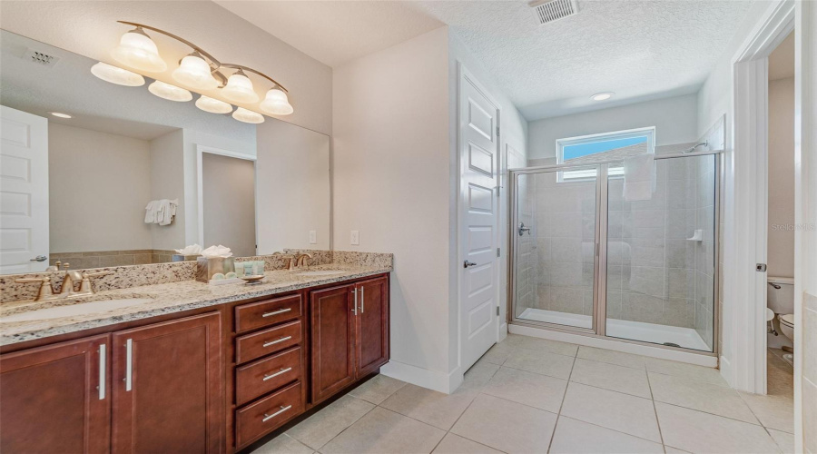 KISSIMMEE, Florida 34747, 5 Bedrooms Bedrooms, ,5 BathroomsBathrooms,Residential,For Sale,PENDANT,0,MFRO6291725