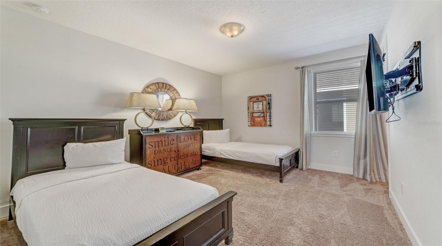 KISSIMMEE, Florida 34747, 5 Bedrooms Bedrooms, ,5 BathroomsBathrooms,Residential,For Sale,PENDANT,0,MFRO6291725