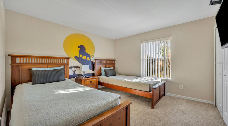 Upstairs Guest Room 1