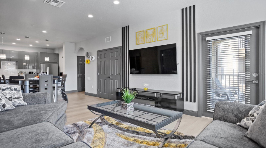 KISSIMMEE, Florida 34747, 3 Bedrooms Bedrooms, ,2 BathroomsBathrooms,Residential,For Sale,COMROW ST,0,MFRO6291425