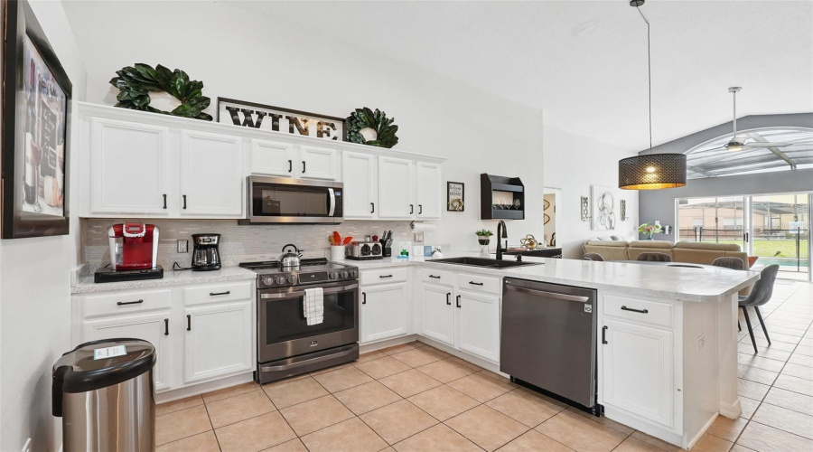 KISSIMMEE, Florida 34747, 4 Bedrooms Bedrooms, ,3 BathroomsBathrooms,Residential,For Sale,LIDO KEY,0,MFRO6291834