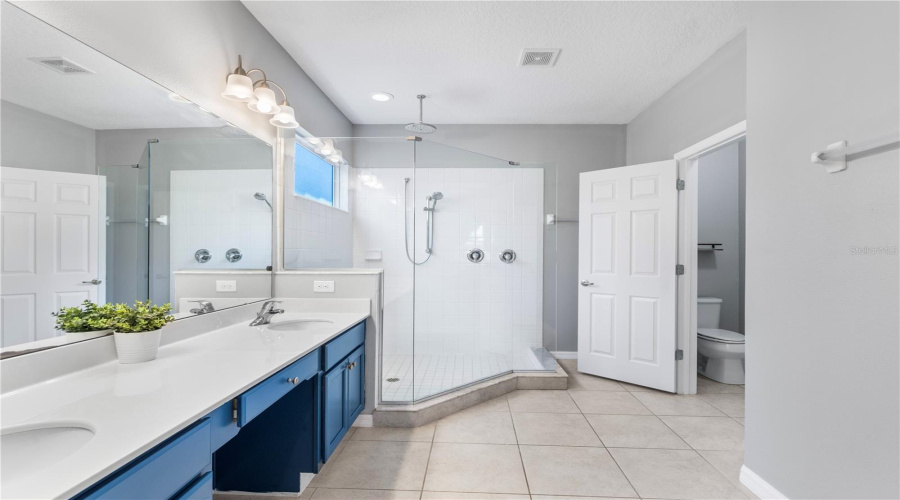 KISSIMMEE, Florida 34746, 8 Bedrooms Bedrooms, ,7 BathroomsBathrooms,Residential,For Sale,SHIVA,0,MFRO6291809