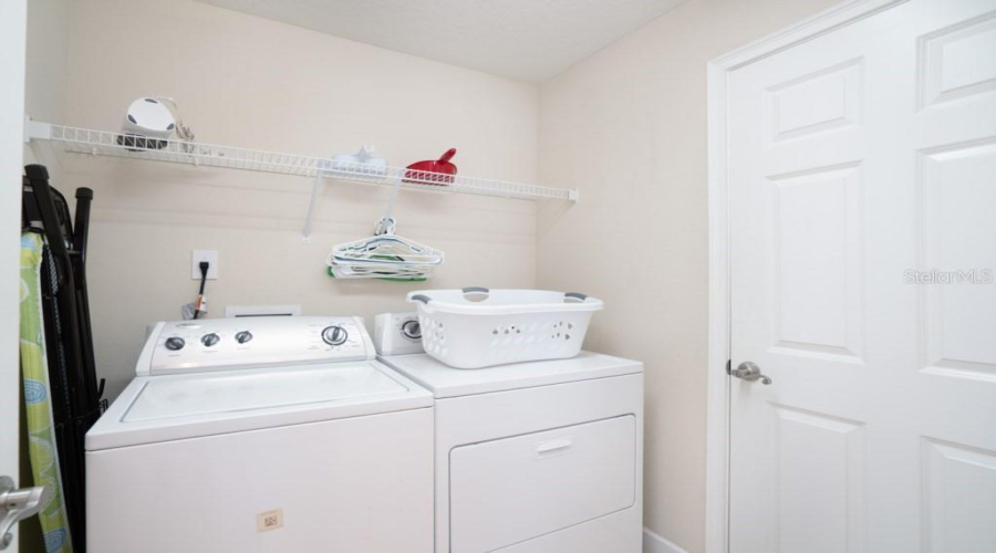 DAVENPORT, Florida 33837, 4 Bedrooms Bedrooms, ,4 BathroomsBathrooms,Residential,For Sale,VICTORIA,0,MFRS5123040