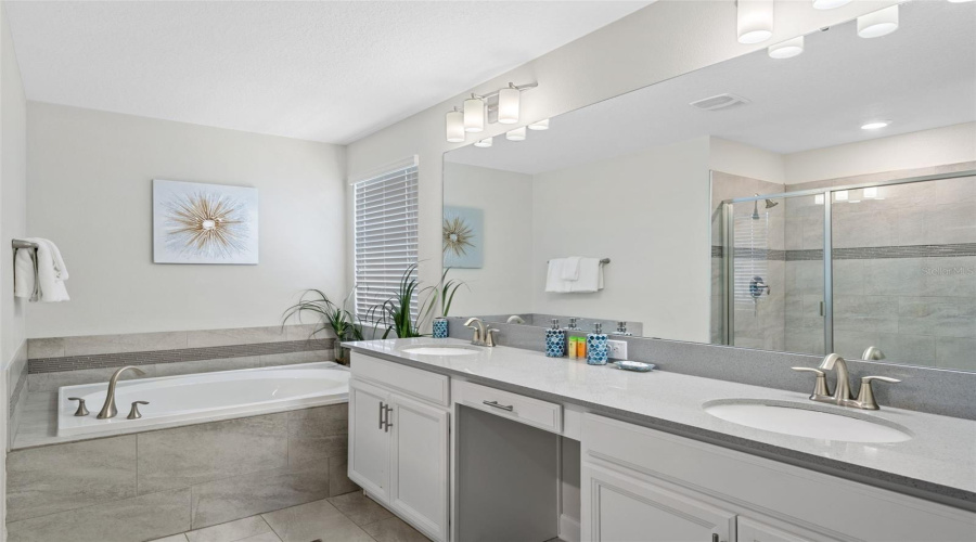 DAVENPORT, Florida 33896, 6 Bedrooms Bedrooms, ,5 BathroomsBathrooms,Residential,For Sale,FLANGE,0,MFRO6291955