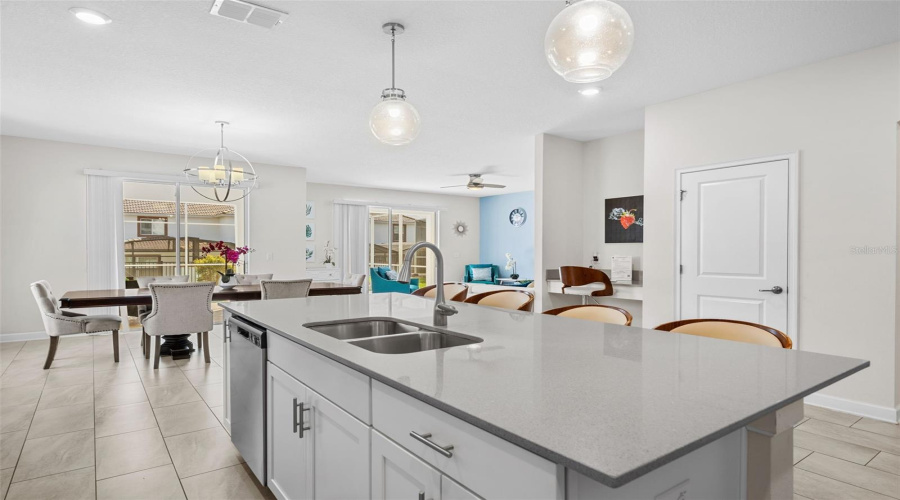 DAVENPORT, Florida 33896, 6 Bedrooms Bedrooms, ,5 BathroomsBathrooms,Residential,For Sale,FLANGE,0,MFRO6291955