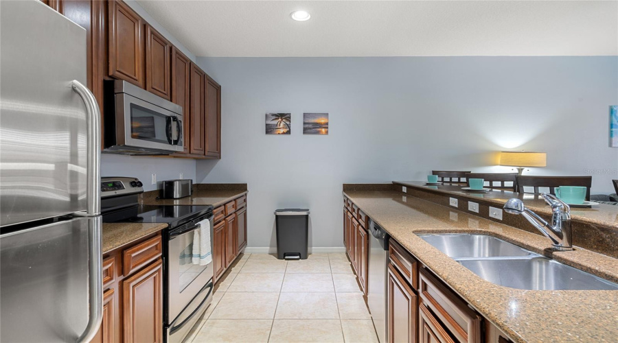 KISSIMMEE, Florida 34747, 4 Bedrooms Bedrooms, ,3 BathroomsBathrooms,Residential,For Sale,MAJESTY PALM,0,MFRO6292236