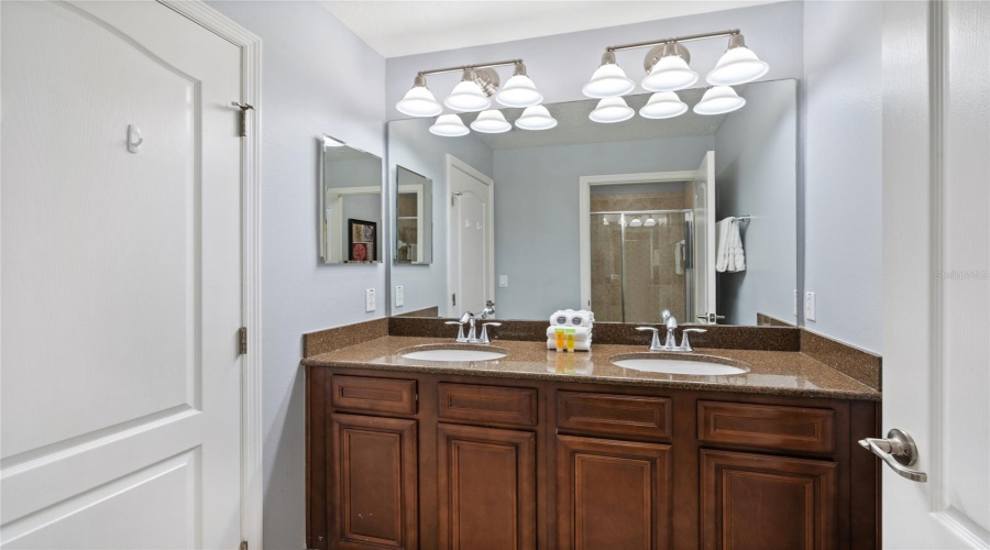 KISSIMMEE, Florida 34747, 4 Bedrooms Bedrooms, ,3 BathroomsBathrooms,Residential,For Sale,MAJESTY PALM,0,MFRO6292236