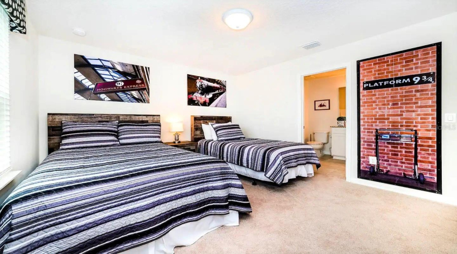 KISSIMMEE, Florida 34747, 5 Bedrooms Bedrooms, ,4 BathroomsBathrooms,Residential,For Sale,DUBAI,0,MFRO6283884