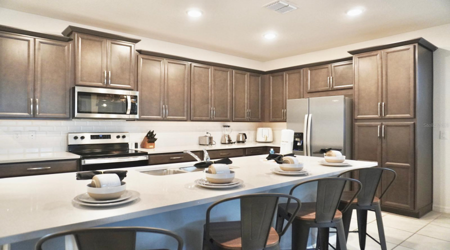 KISSIMMEE, Florida 34747, 6 Bedrooms Bedrooms, ,4 BathroomsBathrooms,Residential,For Sale,TROPICAL PALMS,0,MFRS5123092