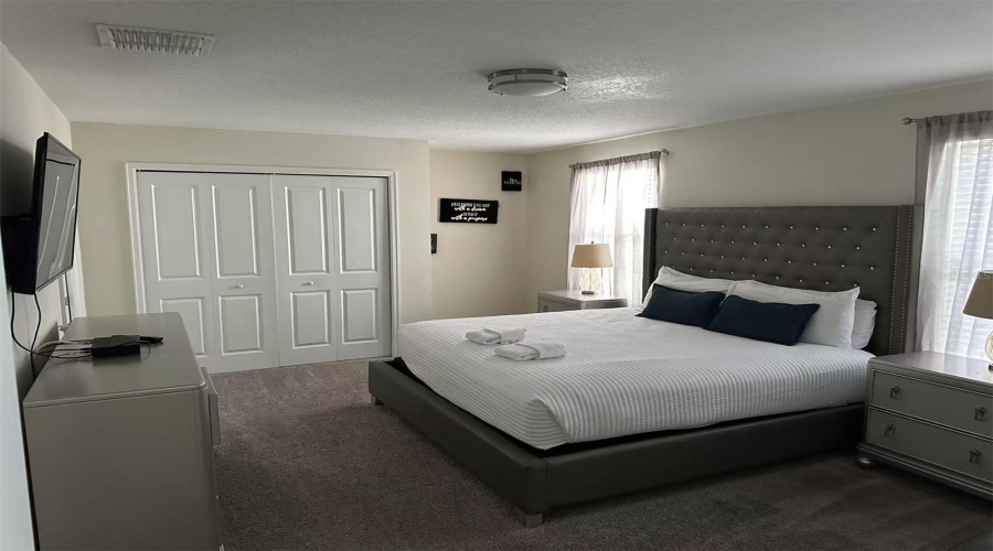 DAVENPORT, Florida 33896, 6 Bedrooms Bedrooms, ,6 BathroomsBathrooms,Residential,For Sale,PLUNKER,0,MFRO6292641