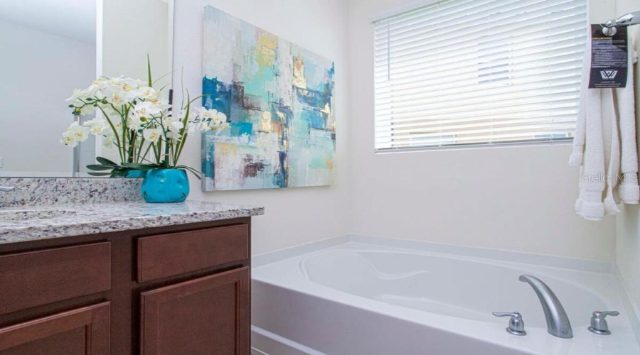 DAVENPORT, Florida 33837, 5 Bedrooms Bedrooms, ,4 BathroomsBathrooms,Residential,For Sale,BROAD OAK,0,MFRO6293045