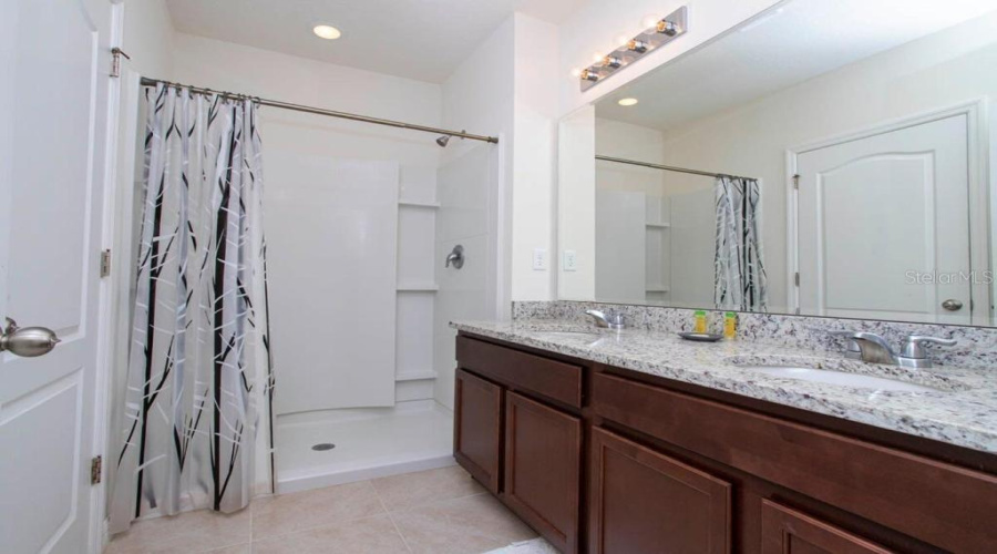 Bathroom2