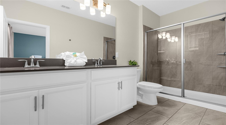 DAVENPORT, Florida 33896, 6 Bedrooms Bedrooms, ,5 BathroomsBathrooms,Residential,For Sale,CABOT CLIFFS,0,MFRO6196282
