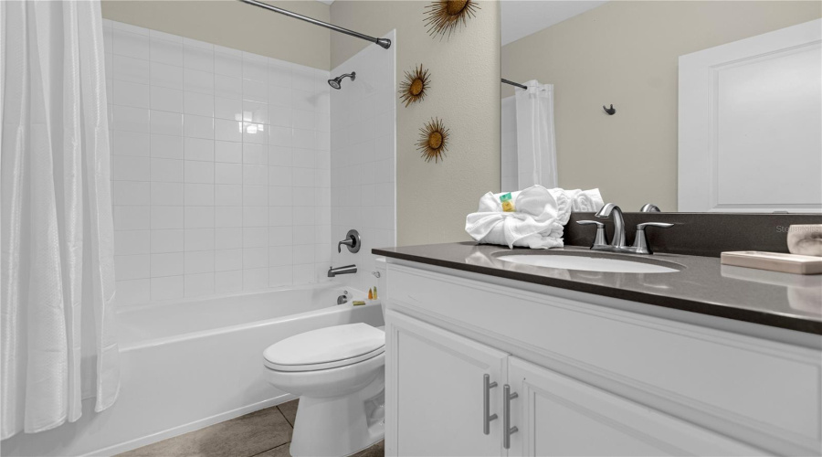 DAVENPORT, Florida 33896, 6 Bedrooms Bedrooms, ,5 BathroomsBathrooms,Residential,For Sale,CABOT CLIFFS,0,MFRO6196282