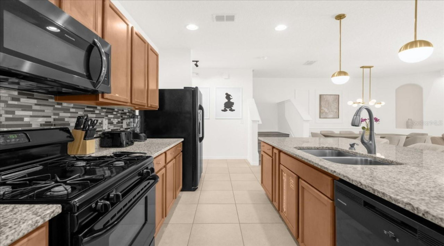 DAVENPORT, Florida 33837, 4 Bedrooms Bedrooms, ,3 BathroomsBathrooms,Residential,For Sale,TERRASONESTA,0,MFRS5123296