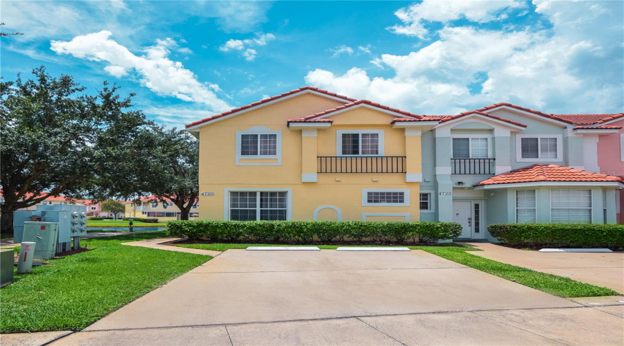 KISSIMMEE, Florida 34746, 4 Bedrooms Bedrooms, ,3 BathroomsBathrooms,Residential,For Sale,HEMINGWAY HOUSE,0,MFRO6292787