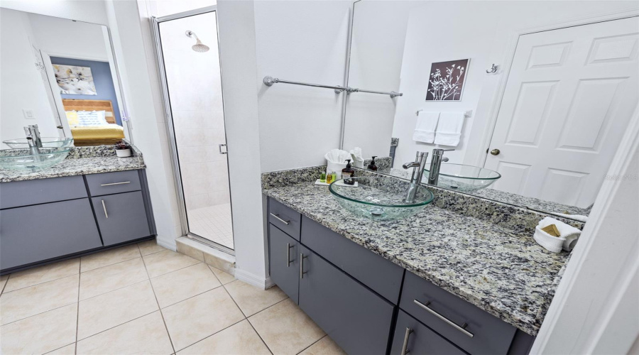 KISSIMMEE, Florida 34746, 4 Bedrooms Bedrooms, ,3 BathroomsBathrooms,Residential,For Sale,HEMINGWAY HOUSE,0,MFRO6292787