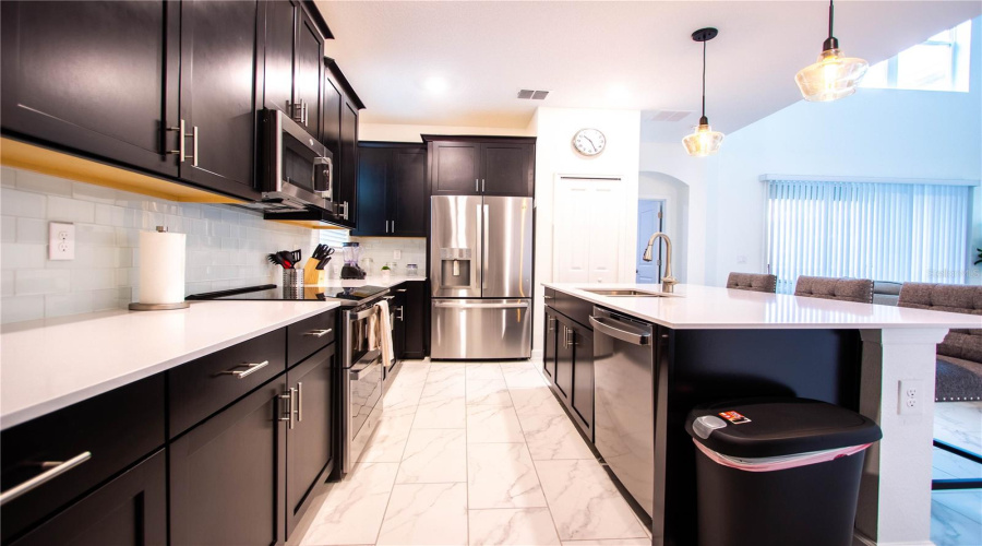 DAVENPORT, Florida 33896, 5 Bedrooms Bedrooms, ,5 BathroomsBathrooms,Residential,For Sale,LEADER,0,MFRS5122989