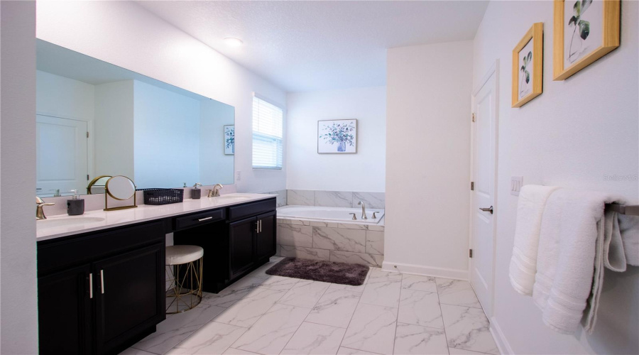 DAVENPORT, Florida 33896, 5 Bedrooms Bedrooms, ,5 BathroomsBathrooms,Residential,For Sale,LEADER,0,MFRS5122989