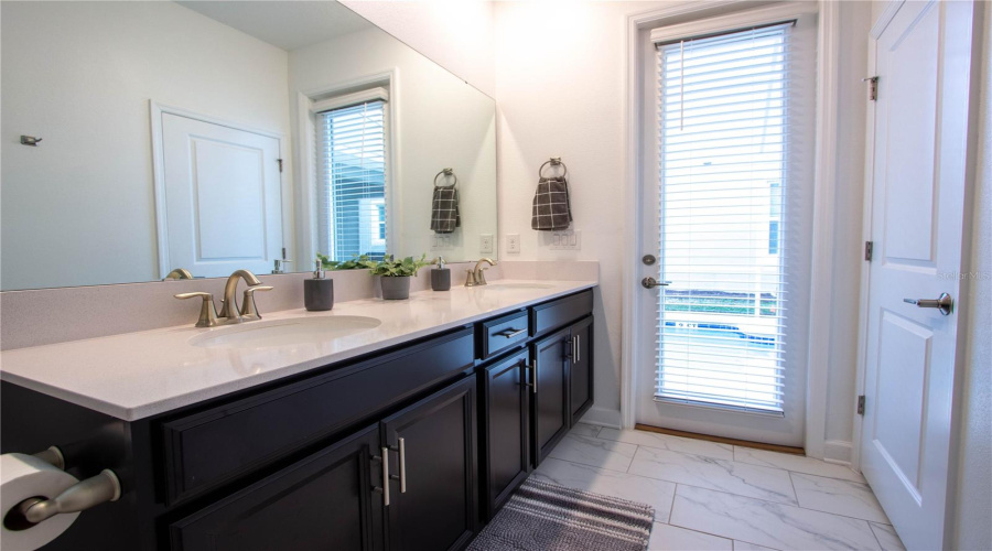 DAVENPORT, Florida 33896, 5 Bedrooms Bedrooms, ,5 BathroomsBathrooms,Residential,For Sale,LEADER,0,MFRS5122989