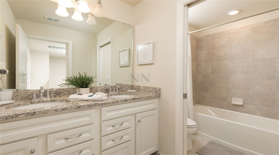 DAVENPORT, Florida 33897, 5 Bedrooms Bedrooms, ,4 BathroomsBathrooms,Residential,For Sale,PARADISE,0,MFRO6293289