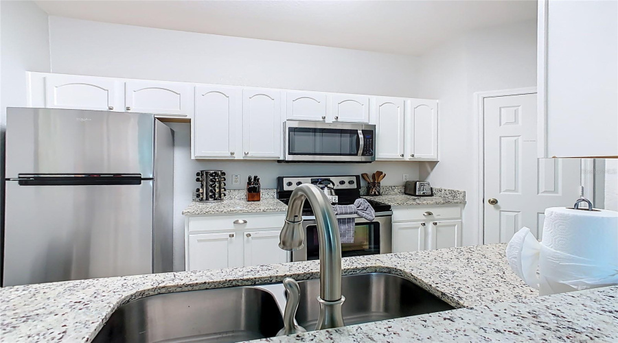 KISSIMMEE, Florida 34747, 3 Bedrooms Bedrooms, ,2 BathroomsBathrooms,Residential,For Sale,ALMATON,0,MFRO6293346