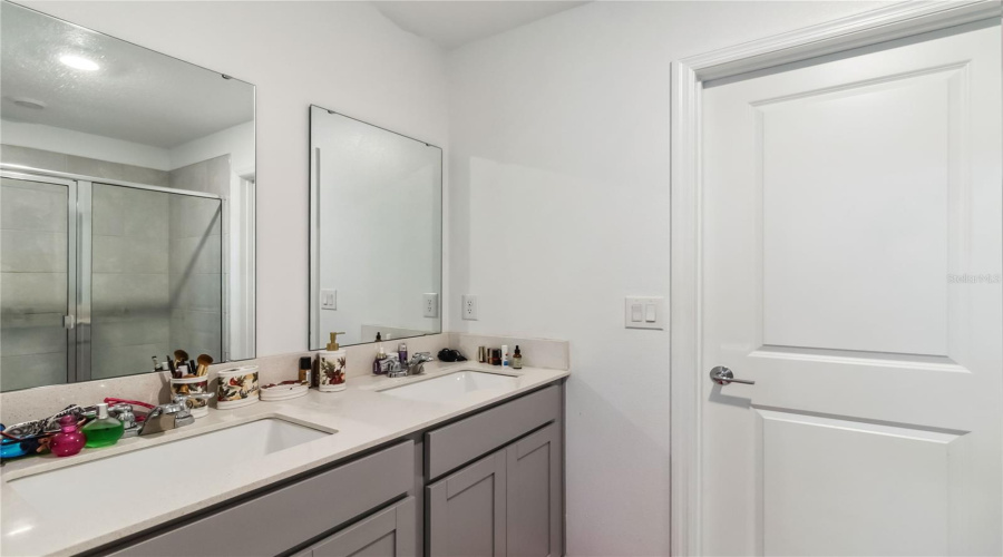 DAVENPORT, Florida 33837, 4 Bedrooms Bedrooms, ,2 BathroomsBathrooms,Residential,For Sale,LOCH,0,MFRTB8366650