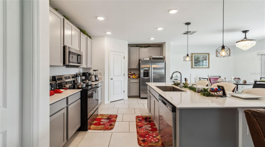DAVENPORT, Florida 33837, 4 Bedrooms Bedrooms, ,2 BathroomsBathrooms,Residential,For Sale,LOCH,0,MFRTB8366650
