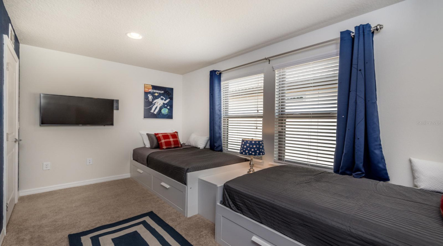 KISSIMMEE, Florida 34747, 5 Bedrooms Bedrooms, ,5 BathroomsBathrooms,Residential,For Sale,RHODES,0,MFRO6293569