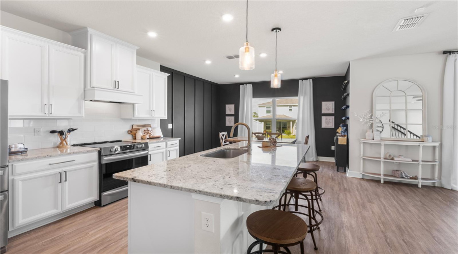 DAVENPORT, Florida 33837, 4 Bedrooms Bedrooms, ,2 BathroomsBathrooms,Residential,For Sale,SYDNEY,MFRO6293620