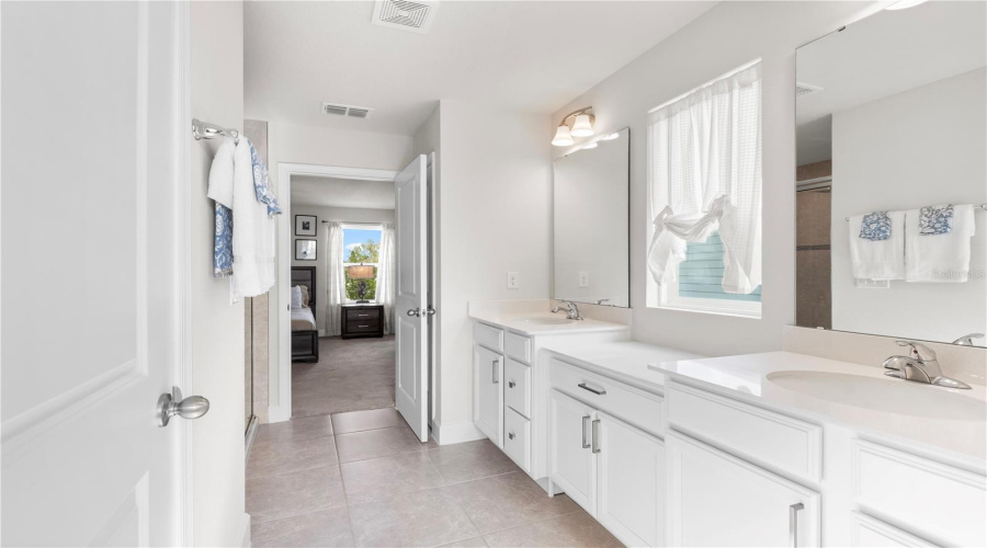 DAVENPORT, Florida 33837, 4 Bedrooms Bedrooms, ,2 BathroomsBathrooms,Residential,For Sale,SYDNEY,MFRO6293620