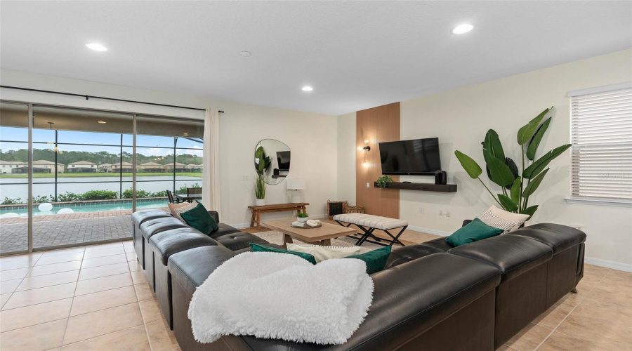 KISSIMMEE, Florida 34747, 8 Bedrooms Bedrooms, ,6 BathroomsBathrooms,Residential,For Sale,LIMA,0,MFRO6292964