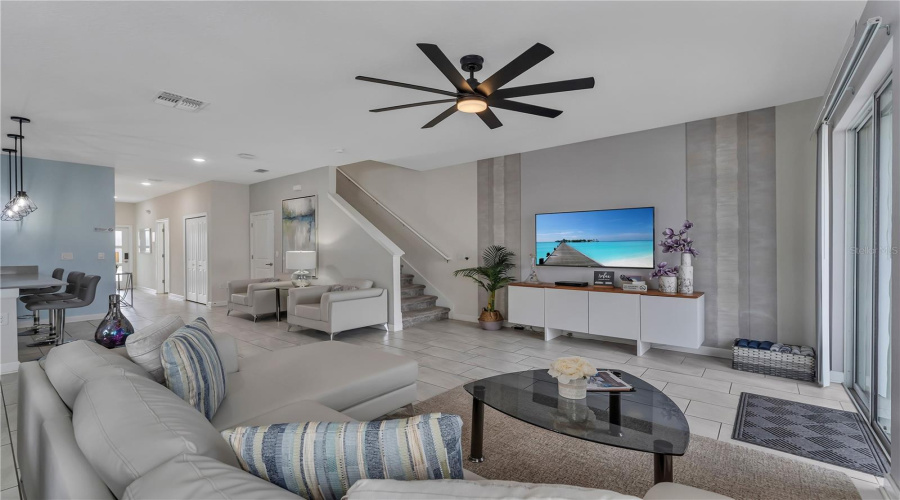 DAVENPORT, Florida 33896, 5 Bedrooms Bedrooms, ,4 BathroomsBathrooms,Residential,For Sale,PEBBLE BEACH,0,MFRG5094805