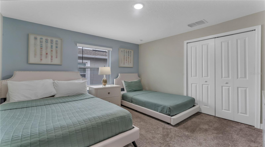 DAVENPORT, Florida 33896, 5 Bedrooms Bedrooms, ,4 BathroomsBathrooms,Residential,For Sale,PEBBLE BEACH,0,MFRG5094805