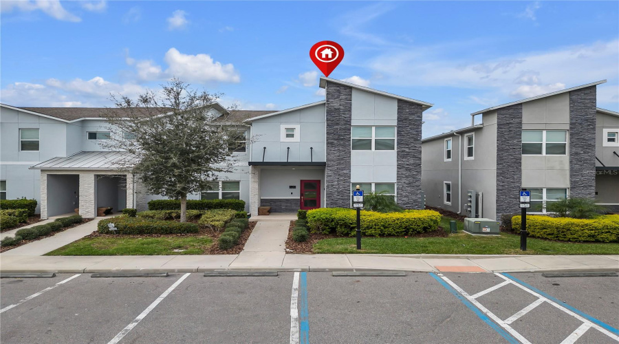 DAVENPORT, Florida 33896, 5 Bedrooms Bedrooms, ,4 BathroomsBathrooms,Residential,For Sale,PEBBLE BEACH,0,MFRG5094805
